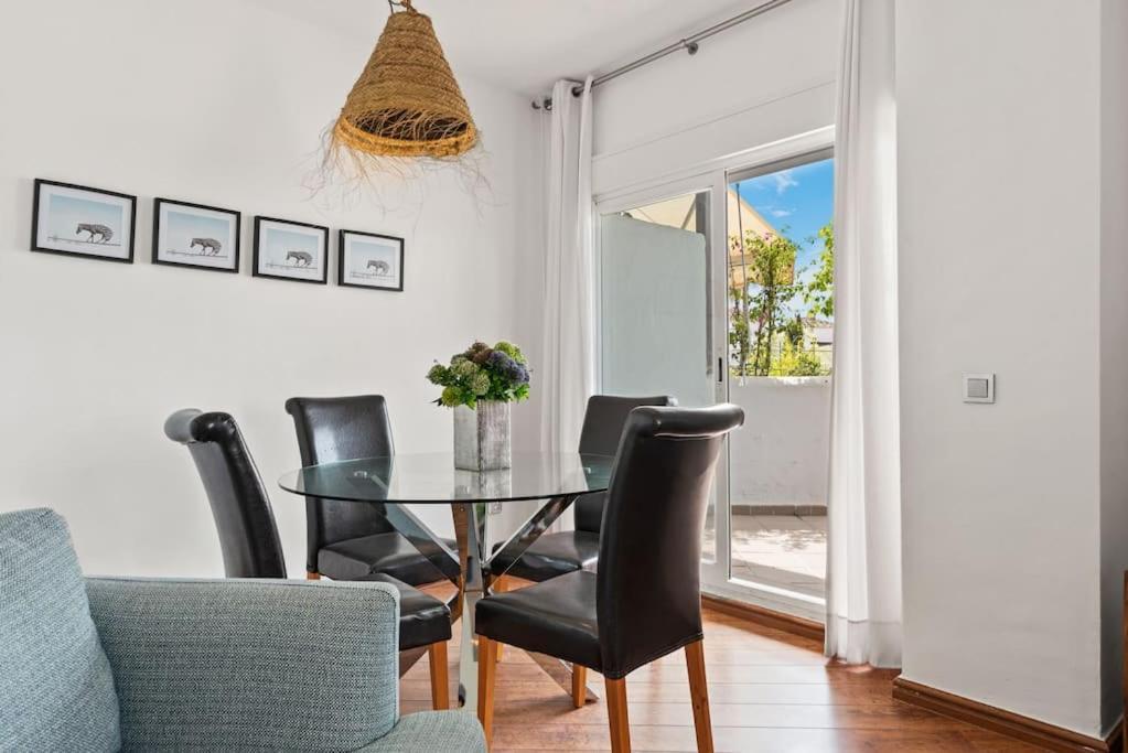 Apartamento Gorgeous 3 Bedroom With Sea Views, Pool