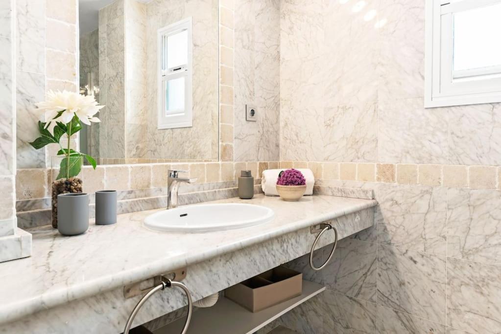 Apartamento Gorgeous 3 Bedroom With Sea Views, Pool Marbella