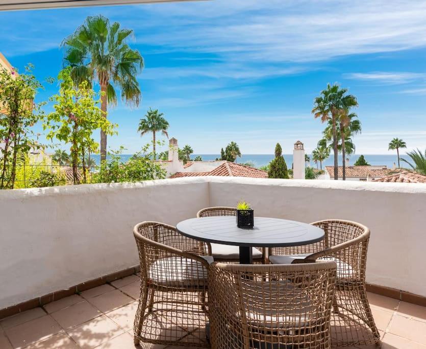 Apartamento Gorgeous 3 Bedroom With Sea Views, Pool