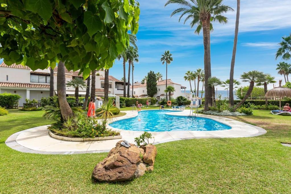 Gorgeous 3 Bedroom With Sea Views, Pool Apartamento *